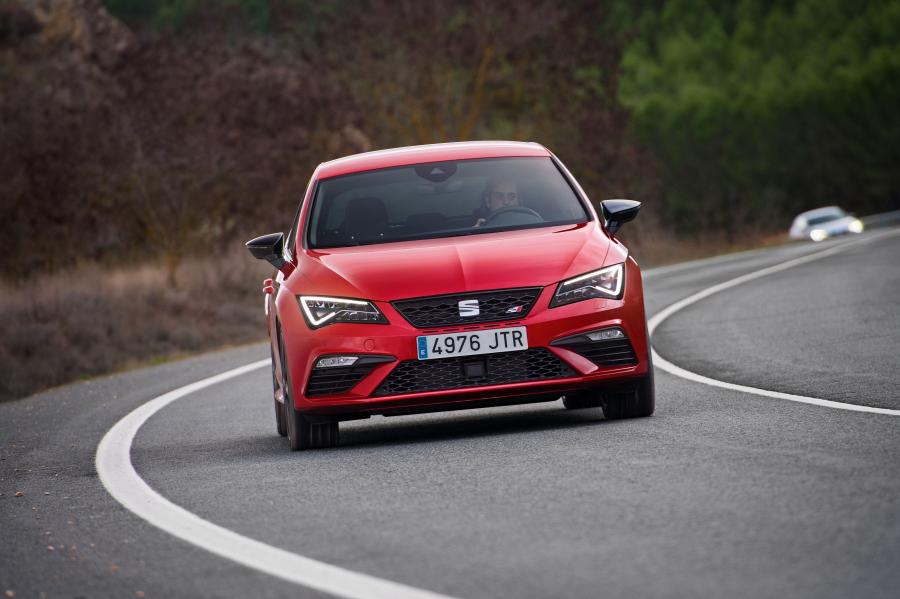  Seat Leon Cupra 300 2017 года  (WW) (фото 3 из 49)